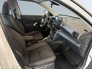Toyota Yaris Cross Hybrid e-CVT Active S&V-Hjul/Backkamera/Rattvärme/BT – bild 10