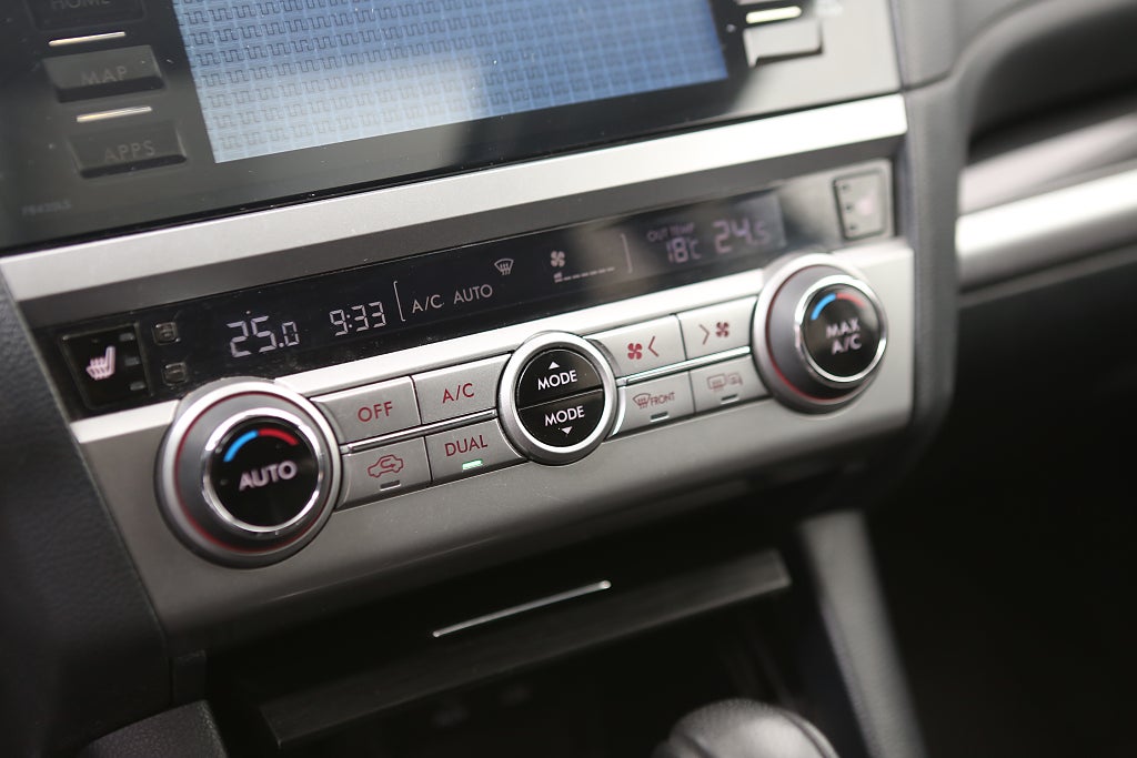 Subaru Outback 2,0D Summit AWD Aut H/K Skinn Motorv Drag 2016