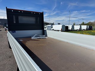 Transportbil - Skåp Mercedes-Benz Sprinter 12 av 14
