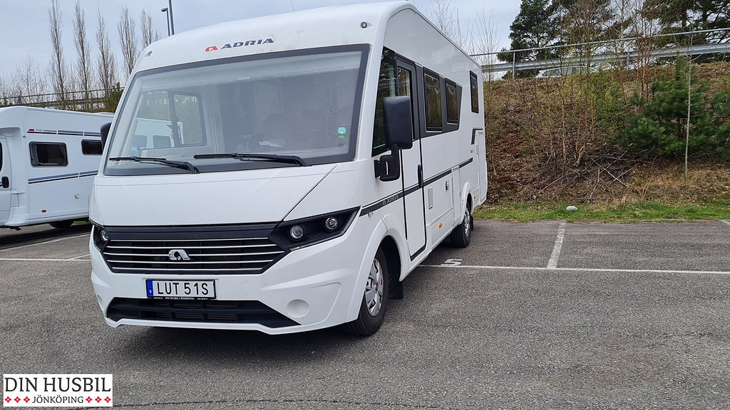 Adria SONIC I 700 SC QUEEN BÄDD O EL TAKSÄNG