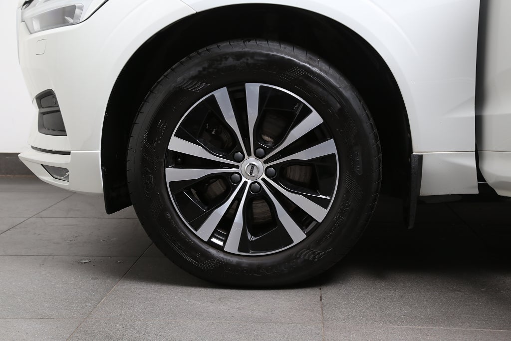 Volvo XC60 B5 Bensin 250hk Momentum Adv Se Aut Navi VOC Leasbar
