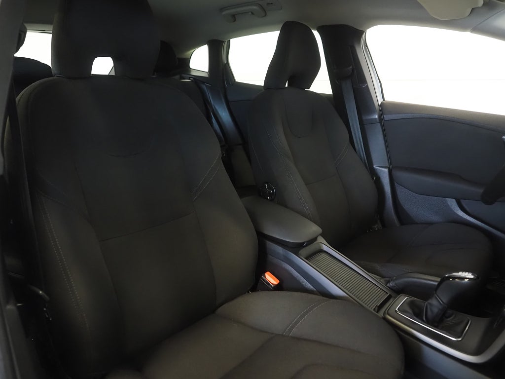 Volvo V40 D2 Business 120hk Drag P-Sen VOC D-Värm 2018
