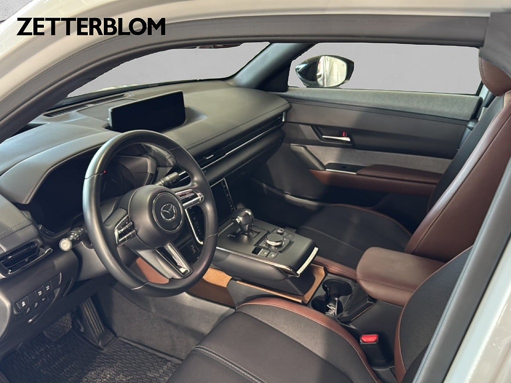 SUV Mazda MX-30 8 av 17