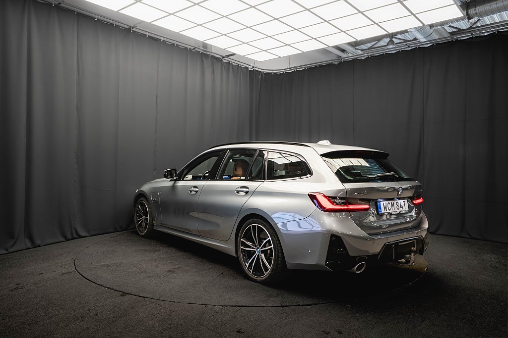 BMW 330e xDrive M Sport LÄDER DRAG ELSTOL ADAPTIV-FART 19'' MOMS