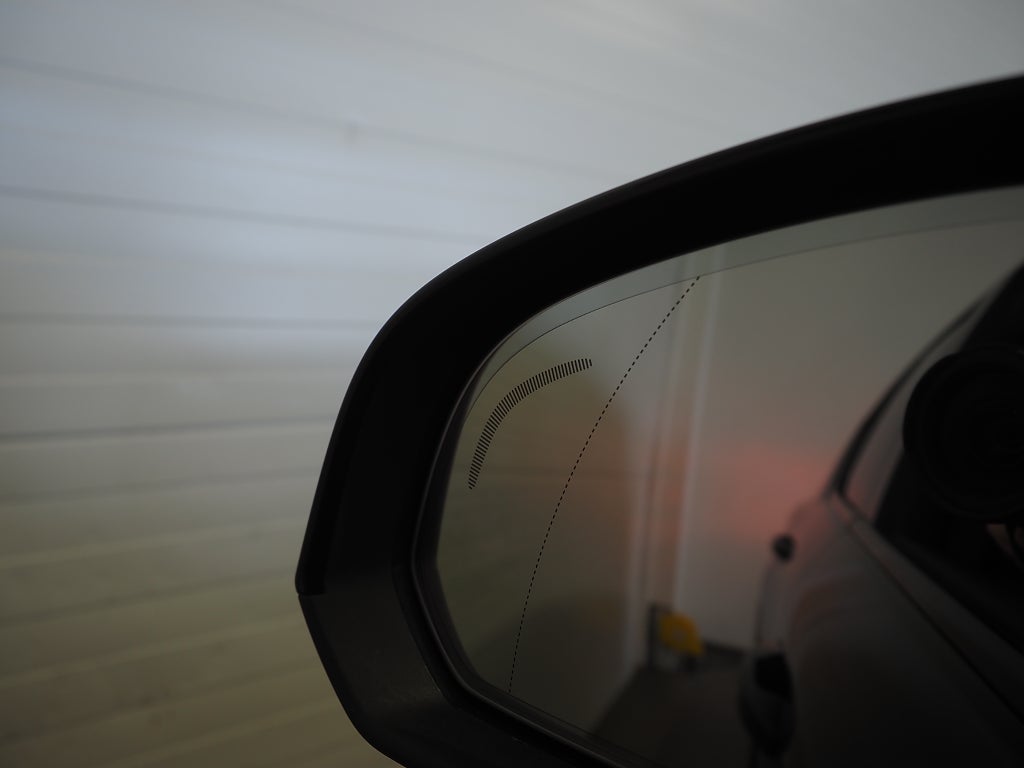 Volvo XC40 Recharge P8 AWD 408hk Core | Kamera | Skinn | 2021