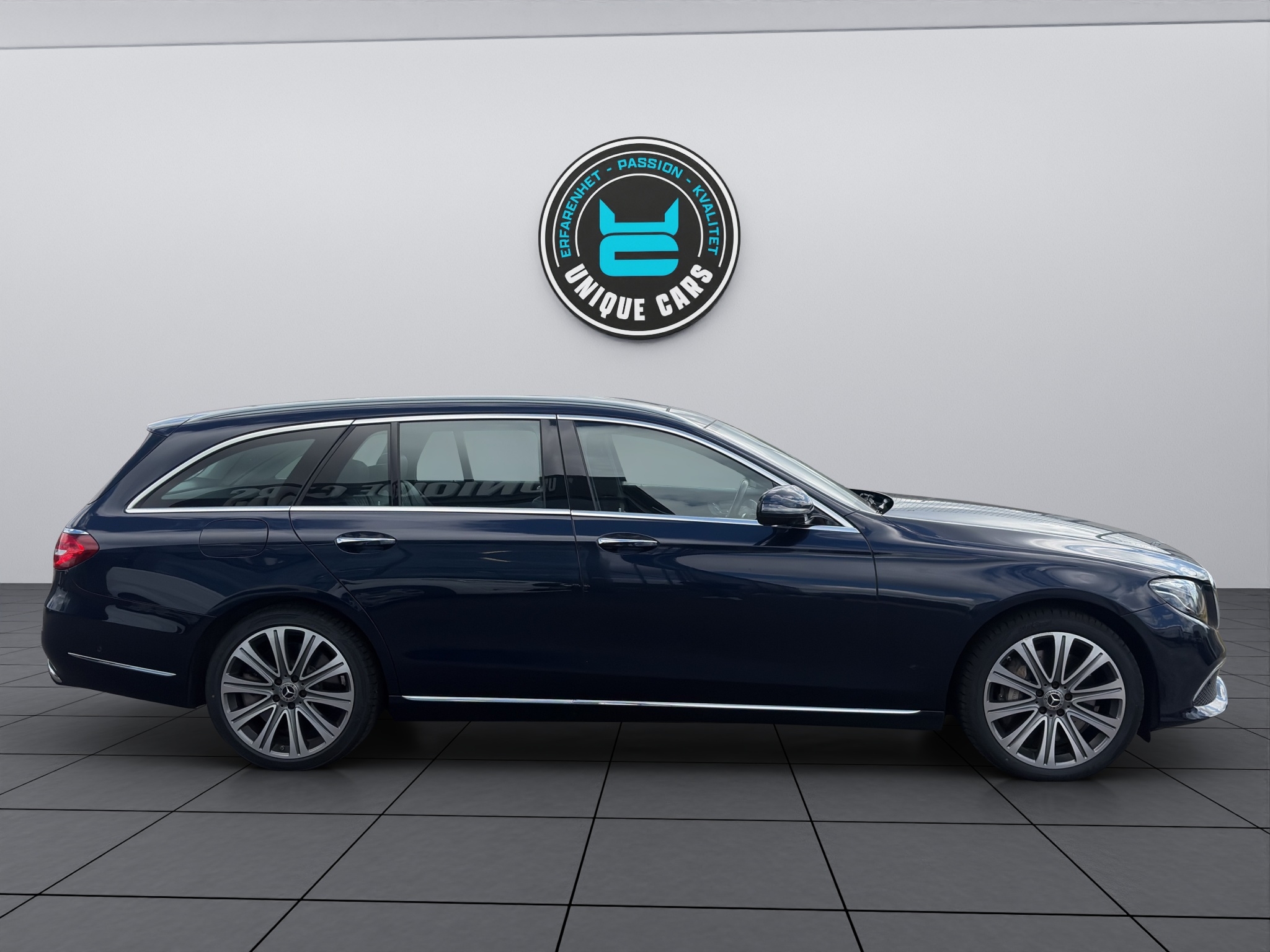 Mercedes-Benz E 400 T 4MATIC 9G-Tronic 2017, bild 2/42
