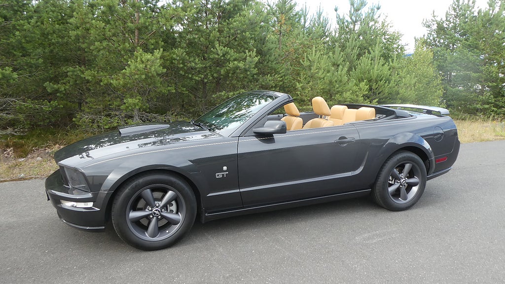 Ford Mustang GT Cab