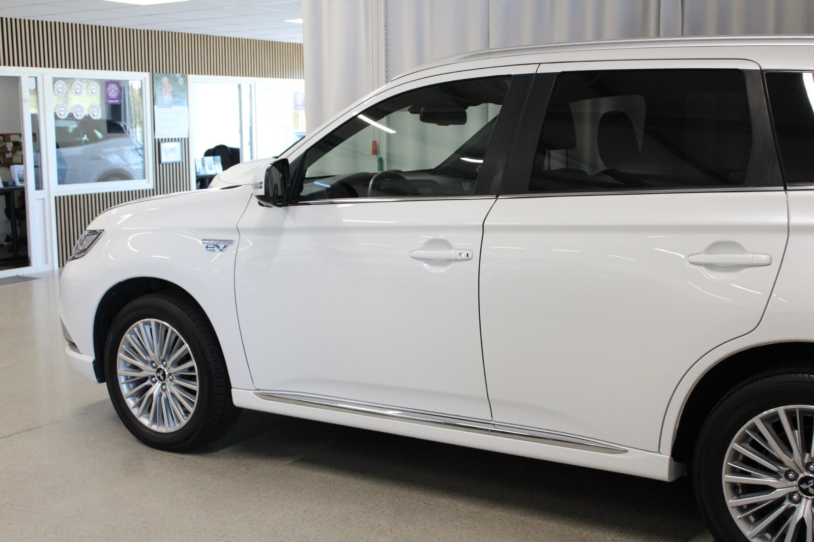 Mitsubishi Outlander PHEV 224hk Business X, 360 kamera, 7253 mil 2020 - miniatyr 12