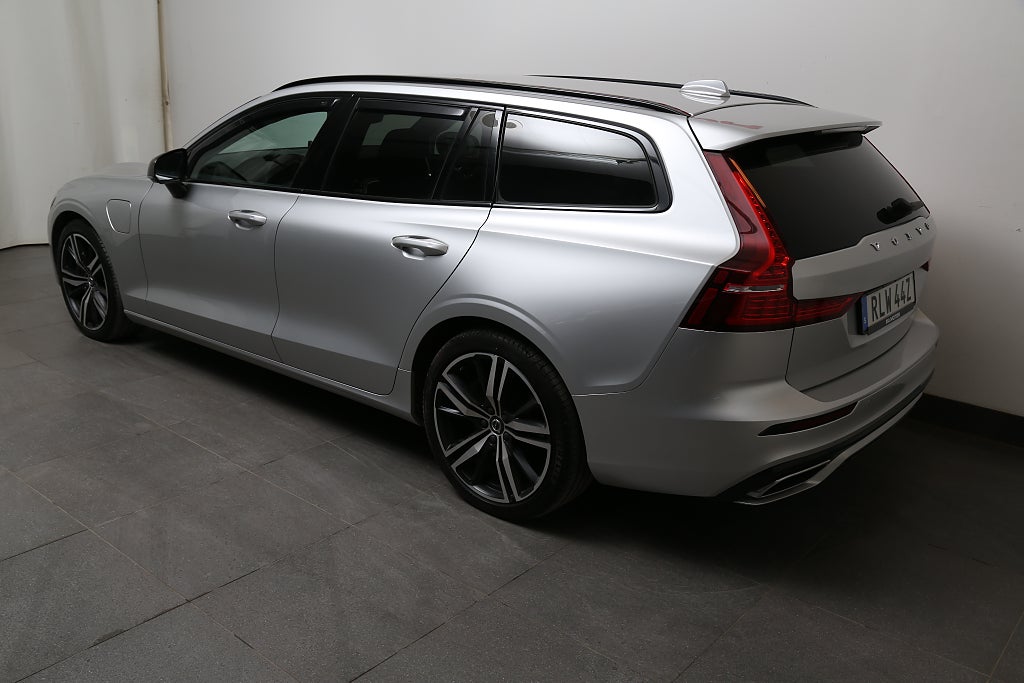 Volvo V60 Recharge T6 AWD 340hk R-Design |Navi|Kamera|Voc|