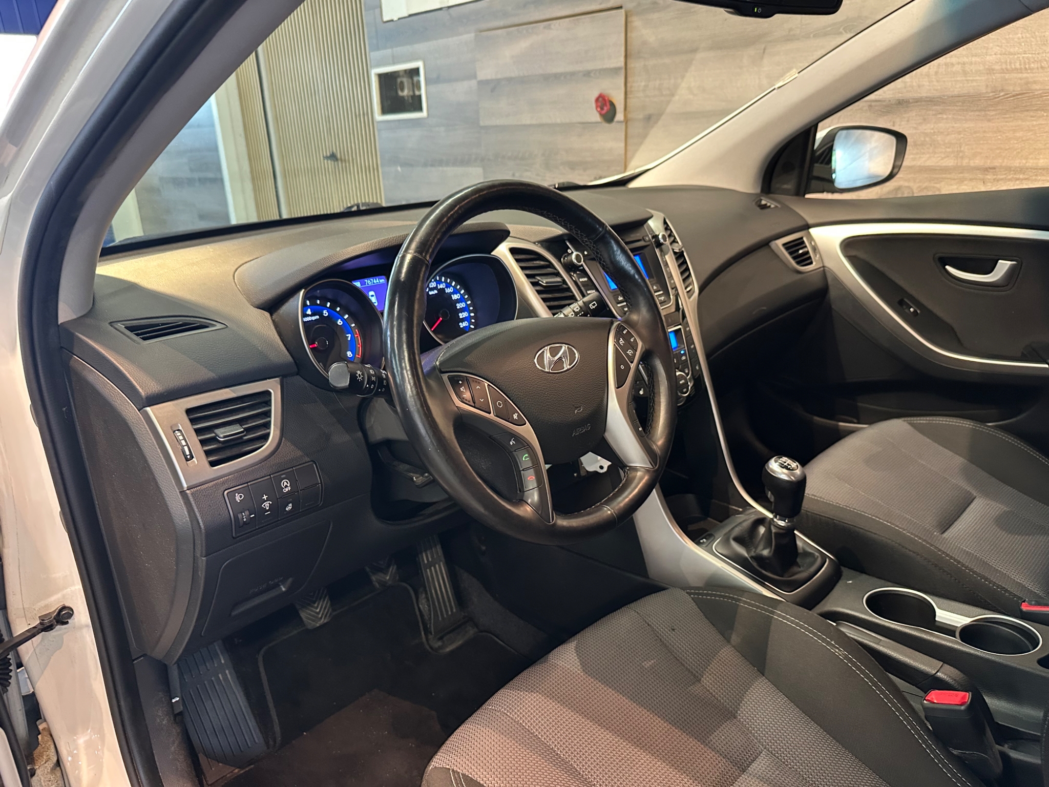 Hyundai i30 Kombi 1.6 GDI Comfort 2017, bild 6/55