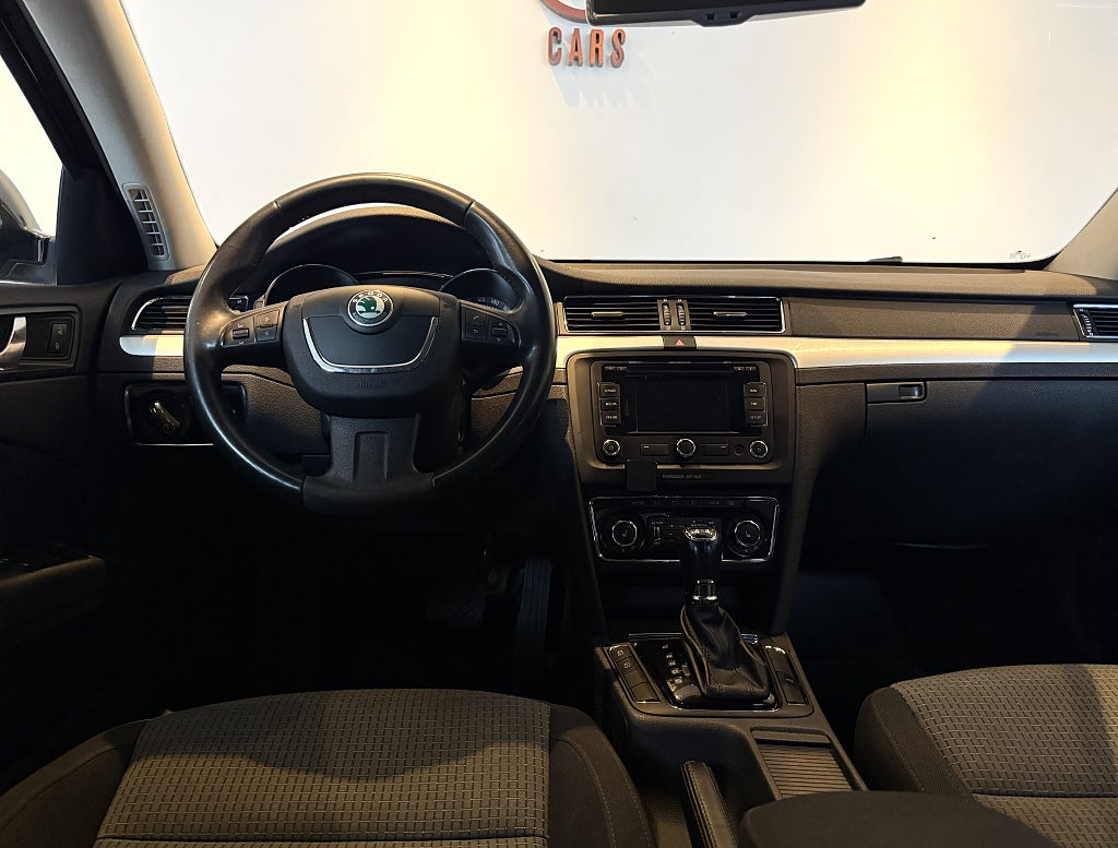 Skoda Superb Kombi 2.0 TDI 4x4 Ambition DRAG NYKAMREM MOTORVÄRMARE
