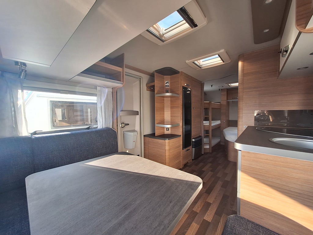 Weinsberg Cara One 550 UK Barnkammare: 3 Bäddar, Tält -24