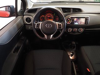 Halvkombi Toyota Yaris 13 av 20
