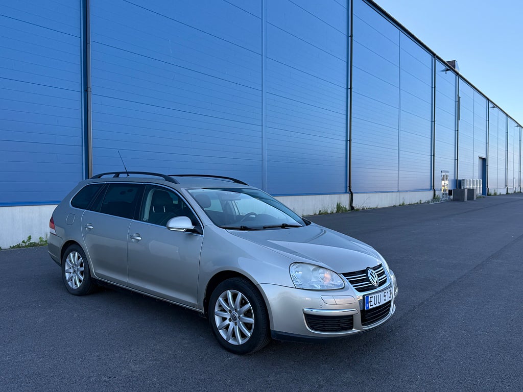 Volkswagen Golf Golf 1.6 Års skatt 1042kr Ny besiktigad 