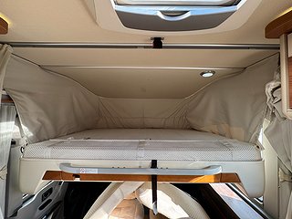 Husbil-integrerad Hymer Eriba 773 IVECO 170HK AUT 19 av 26