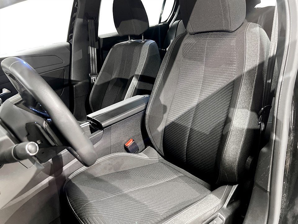 Bild på Peugeot 308 5D Active 1.2 PT 130hk Aut CARPLAY,P-SENSORER,KLIMATKONTROLL