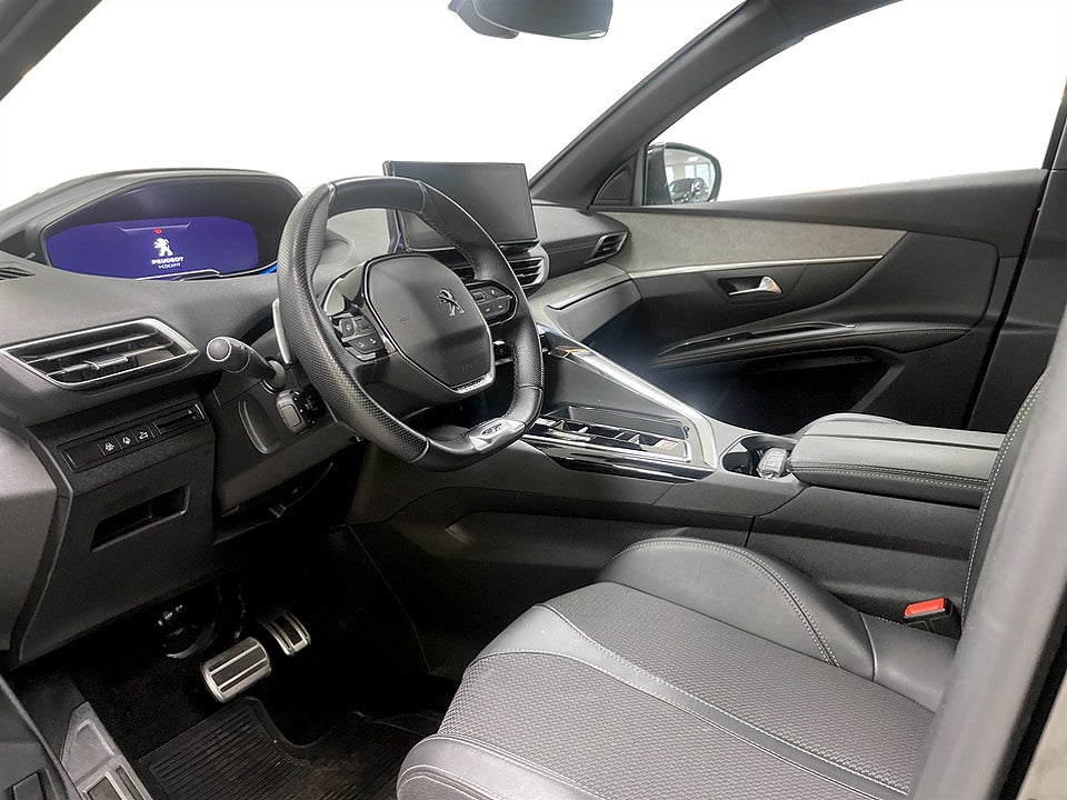 Bild på Peugeot 5008 GT 1.2 PT 130hk Aut 7-SITS B-KAMERA CARPLAY