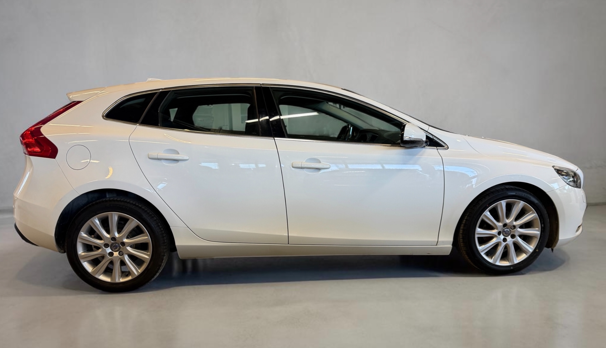 Volvo V40 D2 Your Momentum Euro 5 2015, bild 2/45