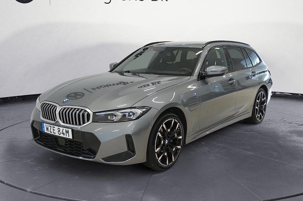 BMW 330e xDrive Touring M-Sport 292hk