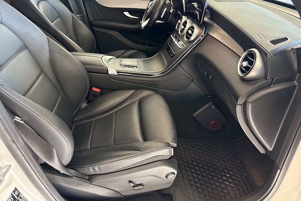 Mercedes-Benz GLC 300 de 4MATIC Aut AMG Line P-värm Drag Kamera Moms miniatyr 13