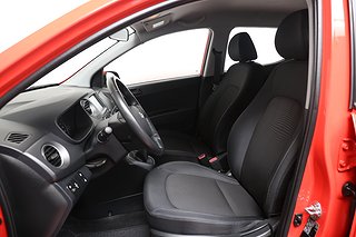 Halvkombi Hyundai i10 9 av 19