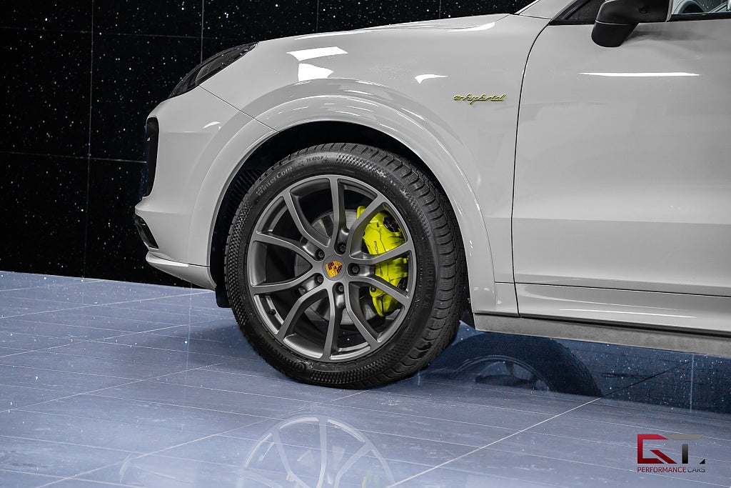 Porsche Cayenne E-Hyb Coupé PLATINUM MOMS 1450mil SportDesign Pano BOSE