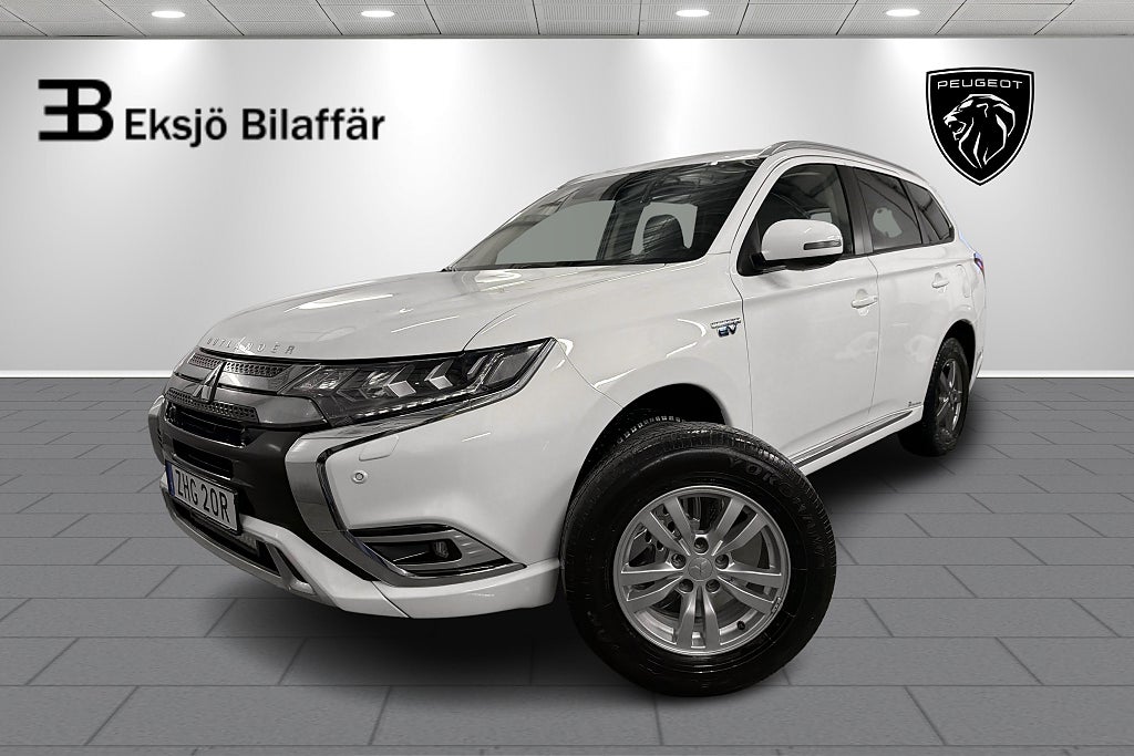 Mitsubishi Outlander PHEV CVT Plug-in hybrid /Drag/Backkamera/Vinterhjul/ränta 3,99%
