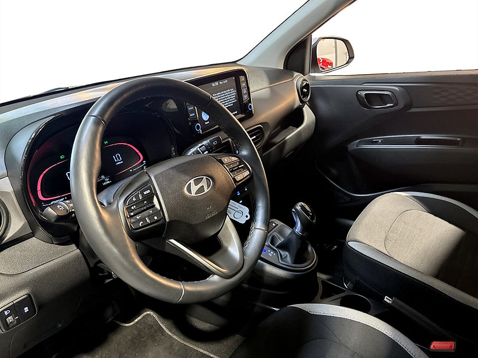 Bild på Hyundai i10 Essential 1.0 MPi 67hk AMT Aut B-KAMERA CARPLAY