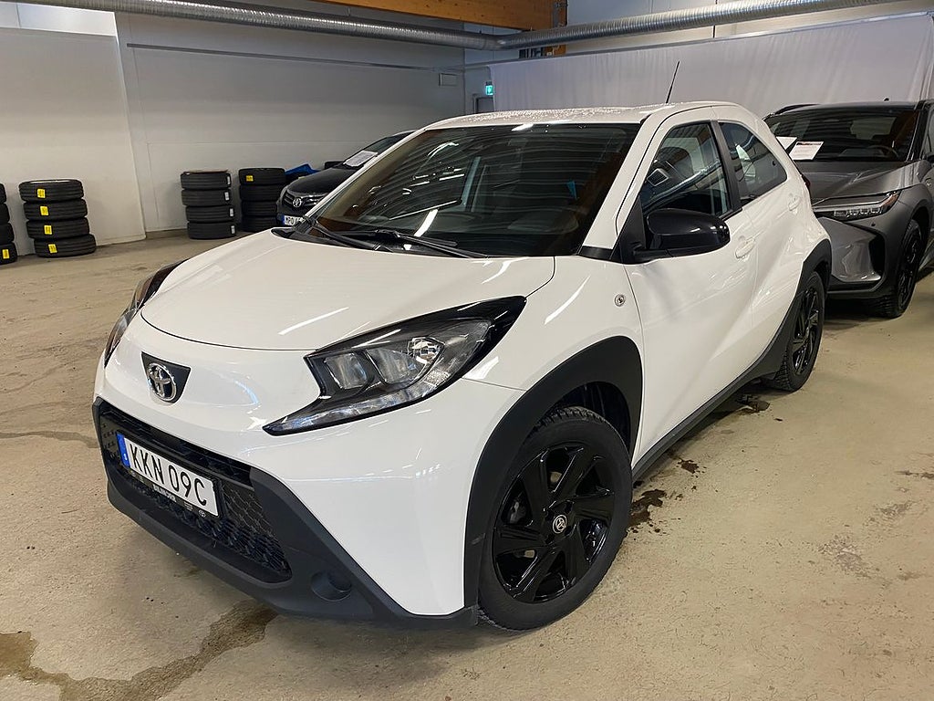 Toyota Aygo X 1.0 5dr Play Automat | Vinterhjul