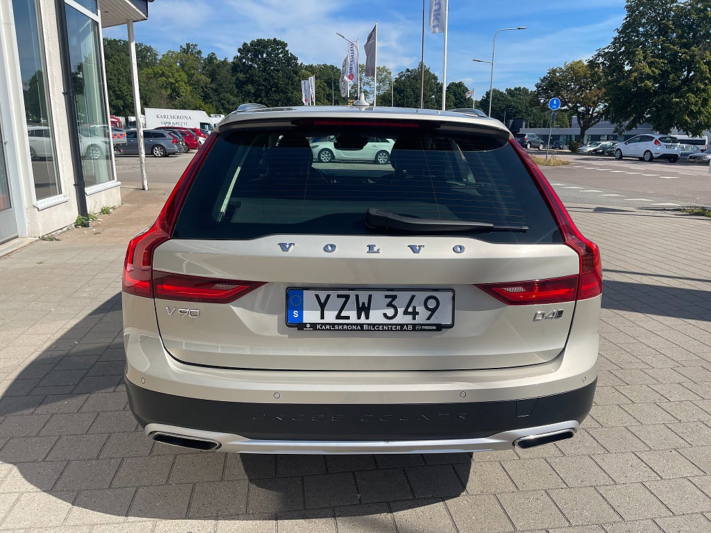 Volvo V90 Cross Country D4 AWD Pro 190 hk Välutrustad