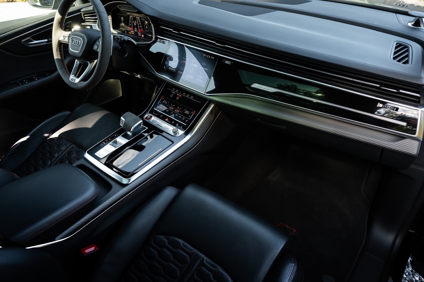 Audi RS Q8 B&O 2024, bild 7/10