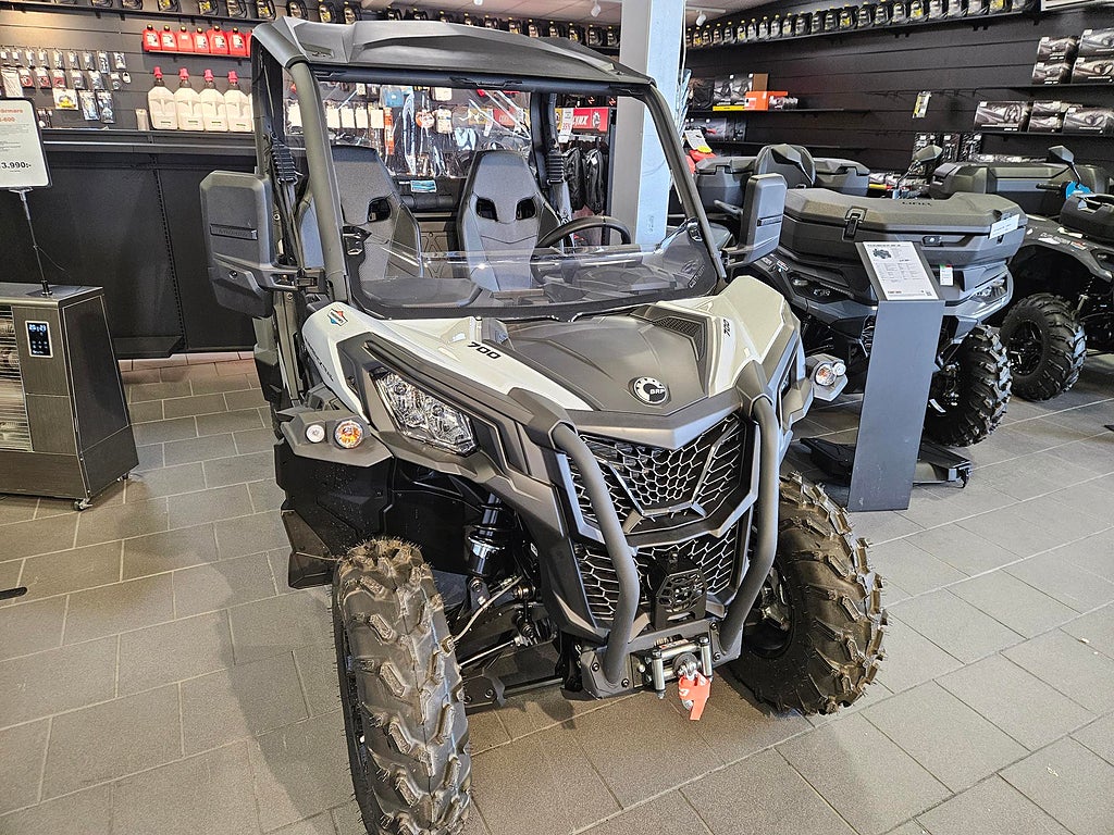 Can-Am Maverick Trail Base 700 med utrustning