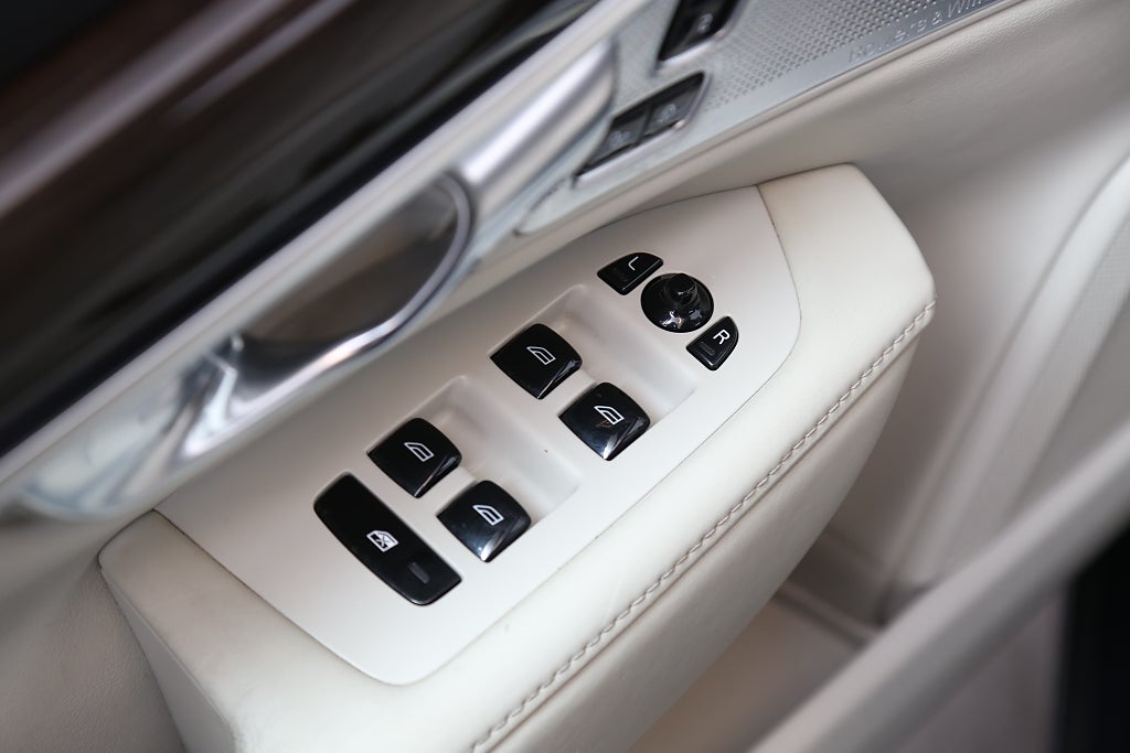 Volvo V90 D4 190hk Aut Inscription Drag Värmare B&W Skinn Head-up 2019