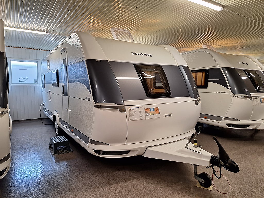 Hobby De Luxe 545 KMF Barnkammare: 3 Bäddar, Dusch, Kampanjprodukt!