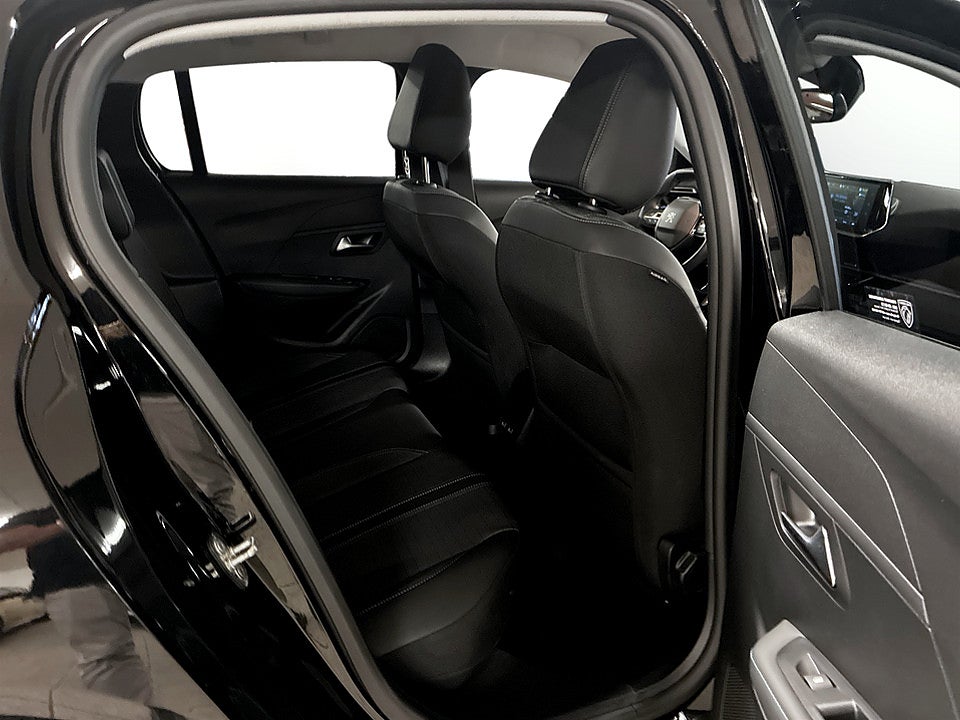 Bild på Peugeot E-208 Allure Pack 50kWh 136hk Aut B-KAMERA CARPLAY