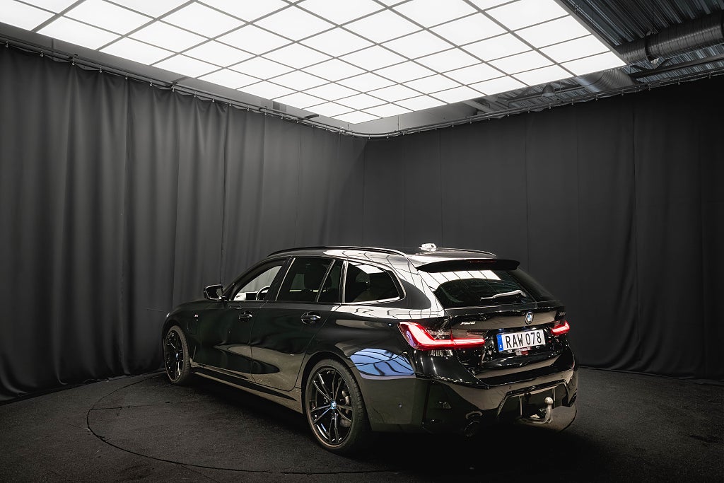 BMW 330e xDrive M Sport BLACK DRAG KAMERA 19'' 1-ÄGARE MOMS