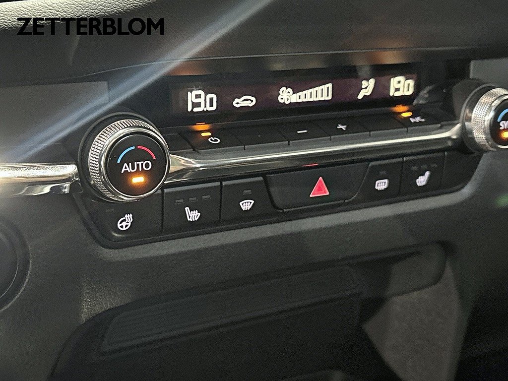 SUV Mazda CX-30 14 av 16