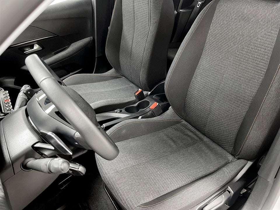 Bild på Peugeot 208 Style Hybrid 100hk Aut CARPLAY BACKSENSORER
