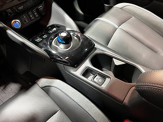 Halvkombi Nissan Leaf 19 av 27