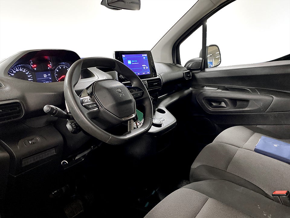 Bild på Peugeot Partner PRO 1.2 PT 130hk Aut L1 P-SENSORER DRAG BLUETOOTH 