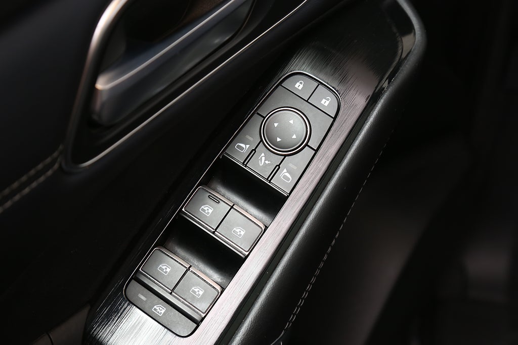 Nissan Qashqai 1,3 DIG-T 158hk 4WD Tekna 360° Massage Bose 19" Pano 2021