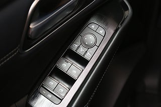 SUV Nissan Qashqai 11 av 28