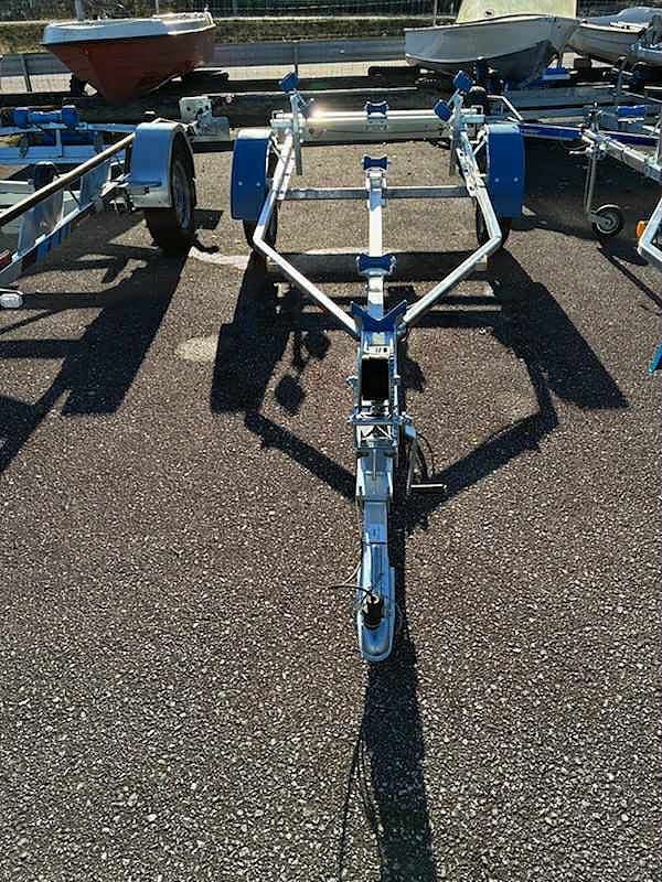 Neptun Marin 600 kg 80 km/h obromsad båttrailer 