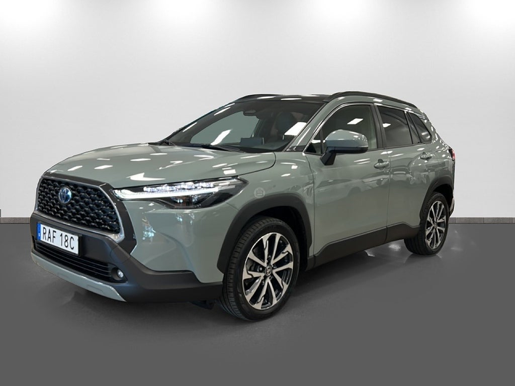 Toyota Corolla Cross 2,0 Hybrid AWD-i e-CVT Executive Skinn/Panorama
