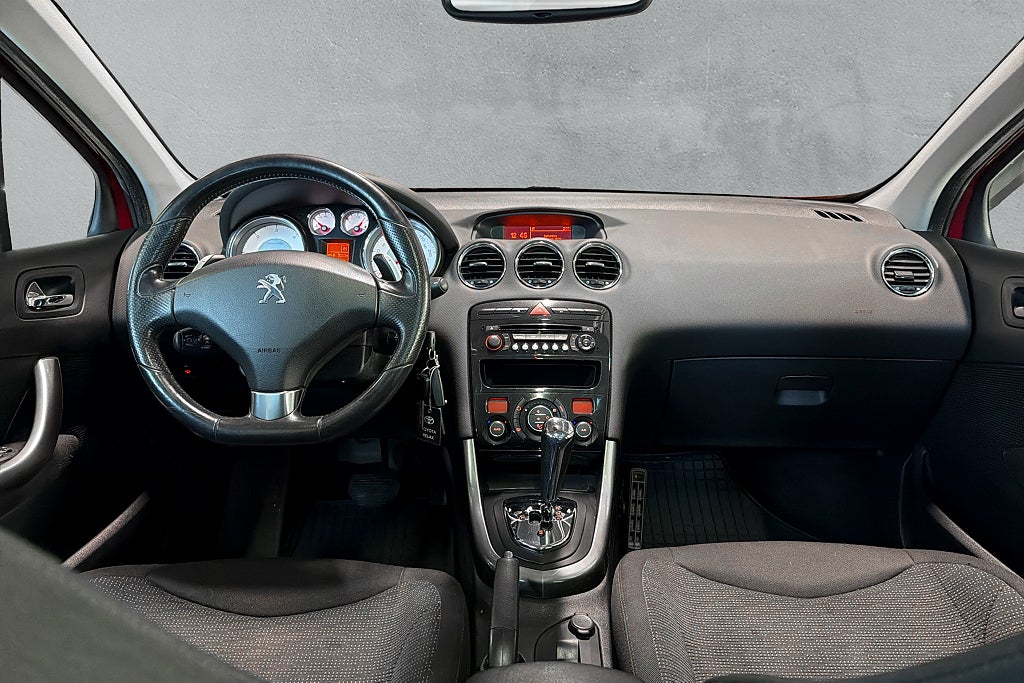 Peugeot 308 5-dörrar 1.6 e-HDi FAP EGS Automat Panorama Dragkrok