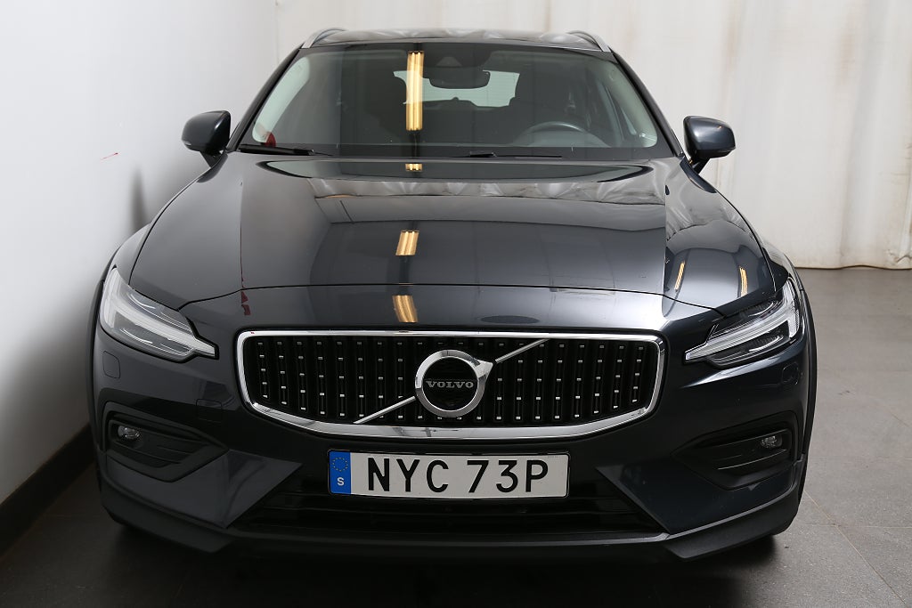 Volvo V60 Cross Country D4 190hk Edition AWD Aut BLIS Kamera VOC Dragk 2020
