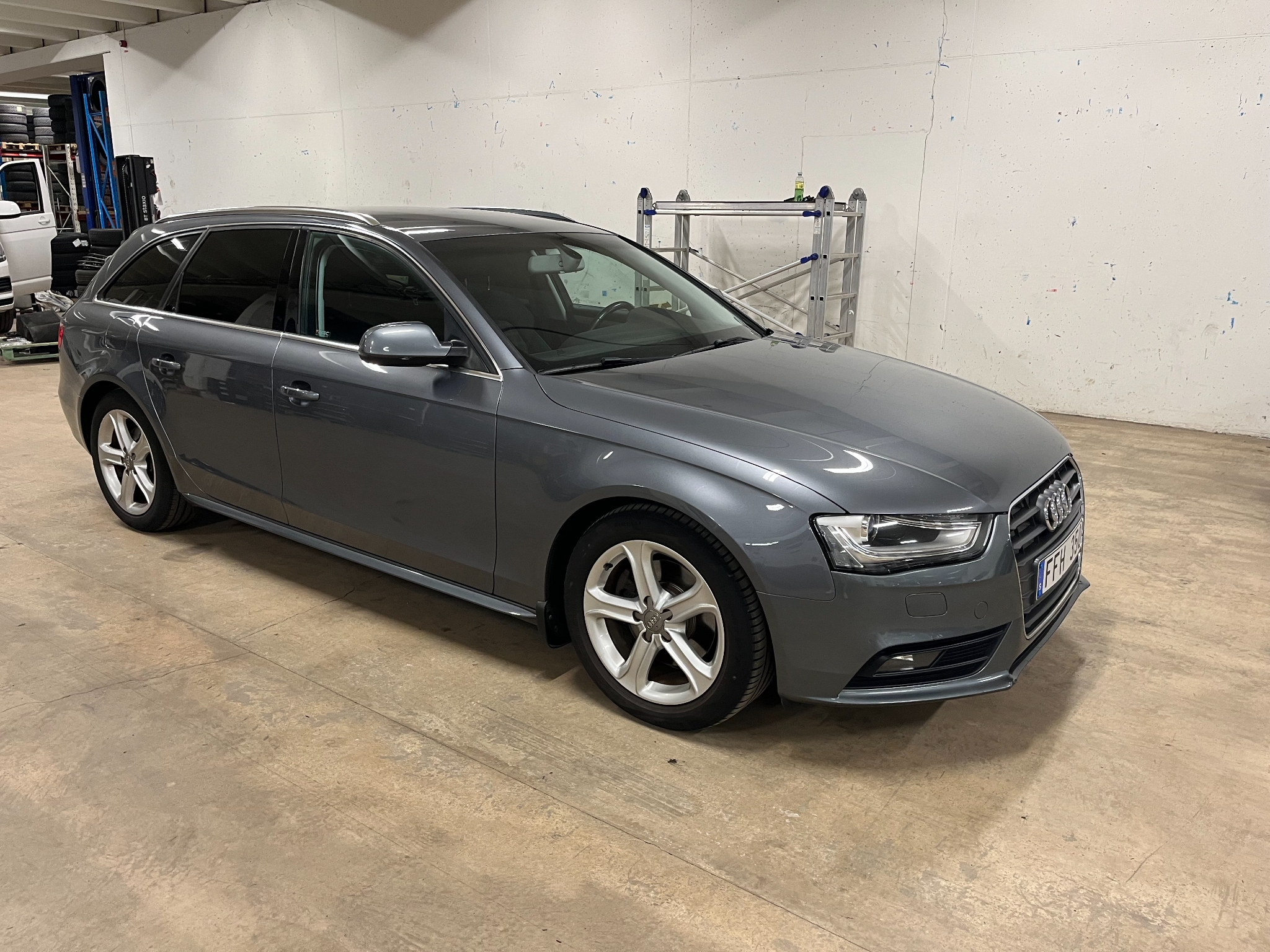 Audi A4 Avant 1.8 TFSI Comfort Euro 6 2014, kuva 2/42