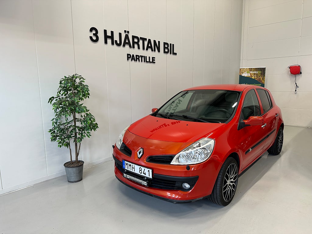 Renault Clio Halvkombi 1.2 I NyServ I 1,95% Ränta 