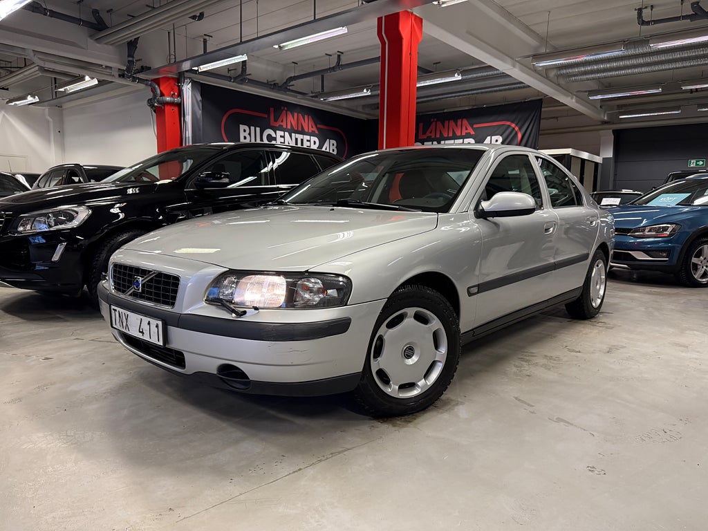 Volvo S60 2.4 Automat 1Ägare LÅGAMIL Kamrembytt NYBES