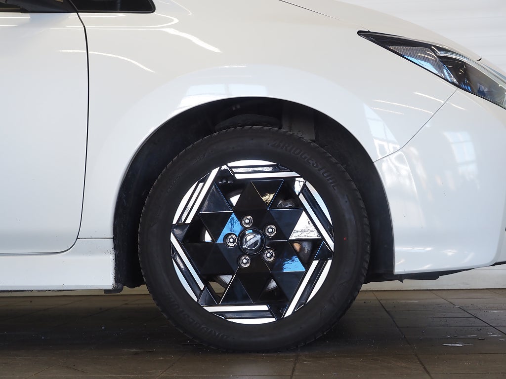 Nissan Leaf 40 kWh 150hk Acenta |Backkamera| Rattvärme |